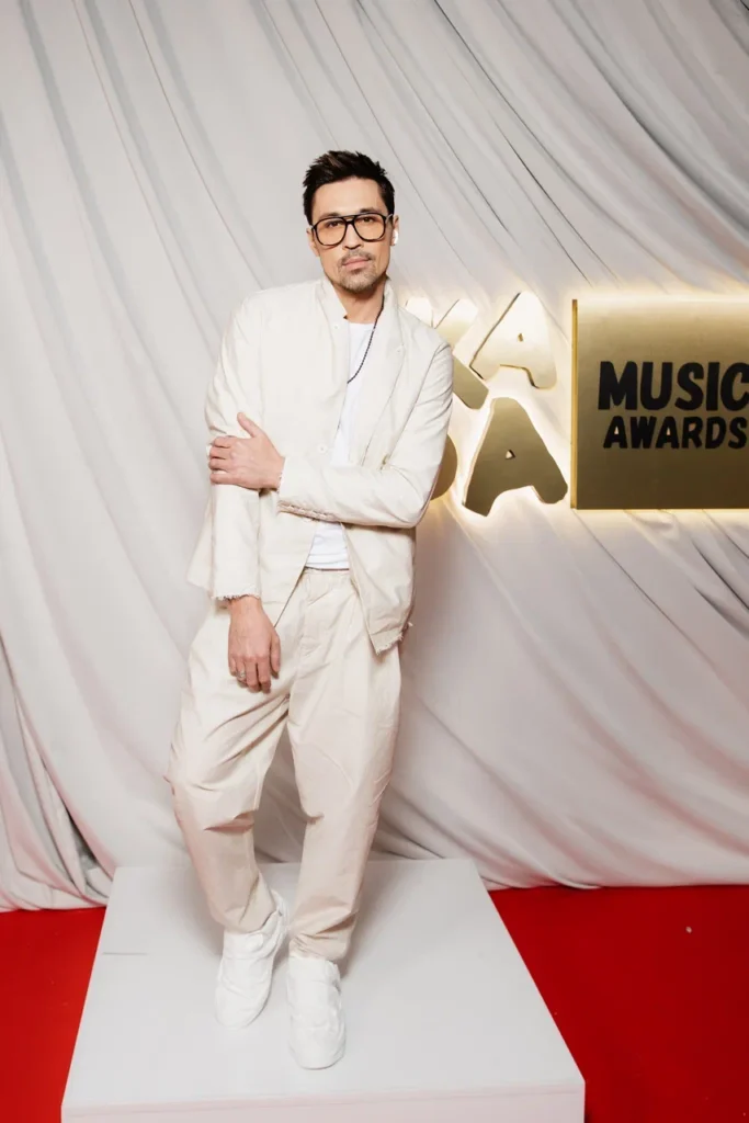 Алексей Воробьев и Алсу станут ведущими премии ЖАРА MUSIC AWARDS 2025