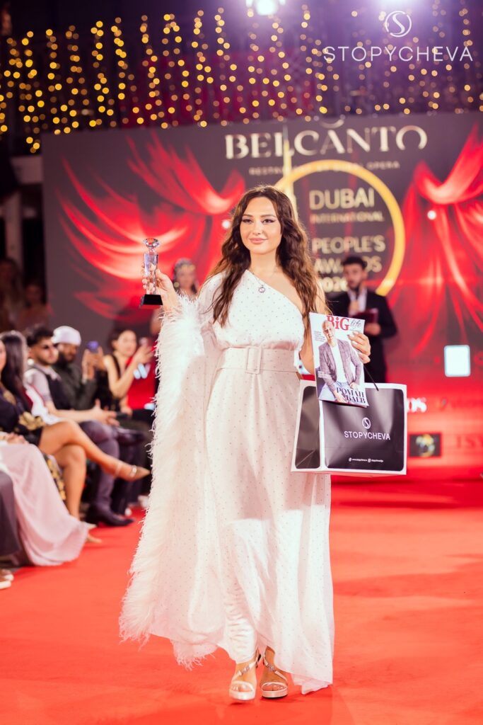 Как прошла премия DUBAI INTERNATIONAL PEOPLE’S AWARDS 2026 и показ от STOPYCHEVA в самом сердце Дубая.