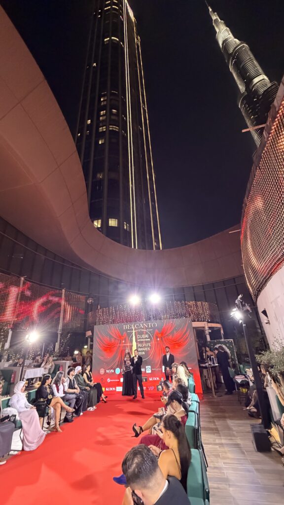 Как прошла премия DUBAI INTERNATIONAL PEOPLE’S AWARDS 2026 и показ от STOPYCHEVA в самом сердце Дубая.