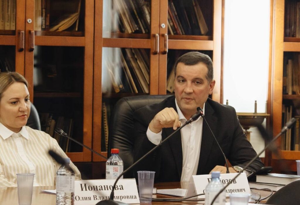 Законодательное регулирование употребления приставки «нейро» обсудили в ТПП РФ.